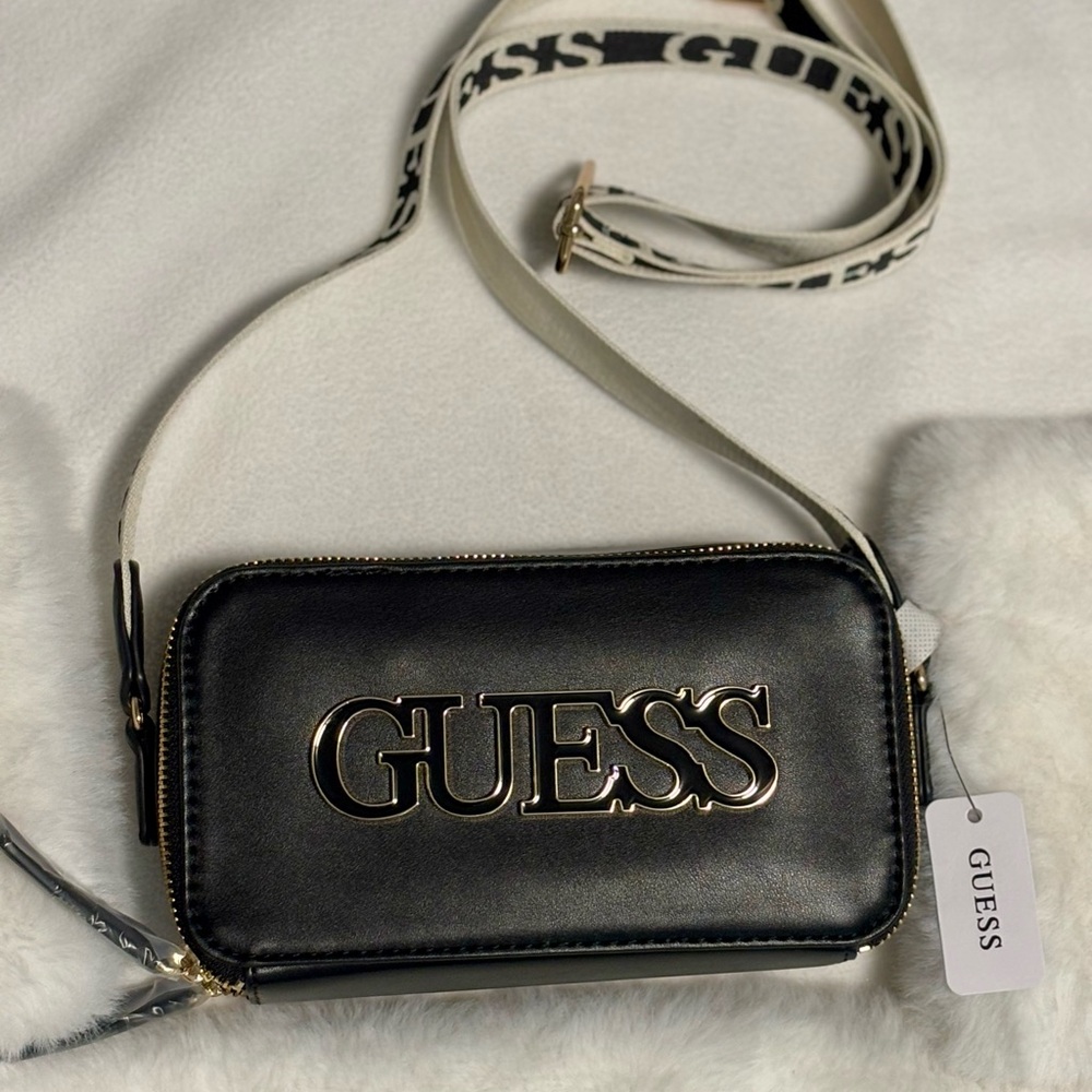 Guess - Picture 2 of 7